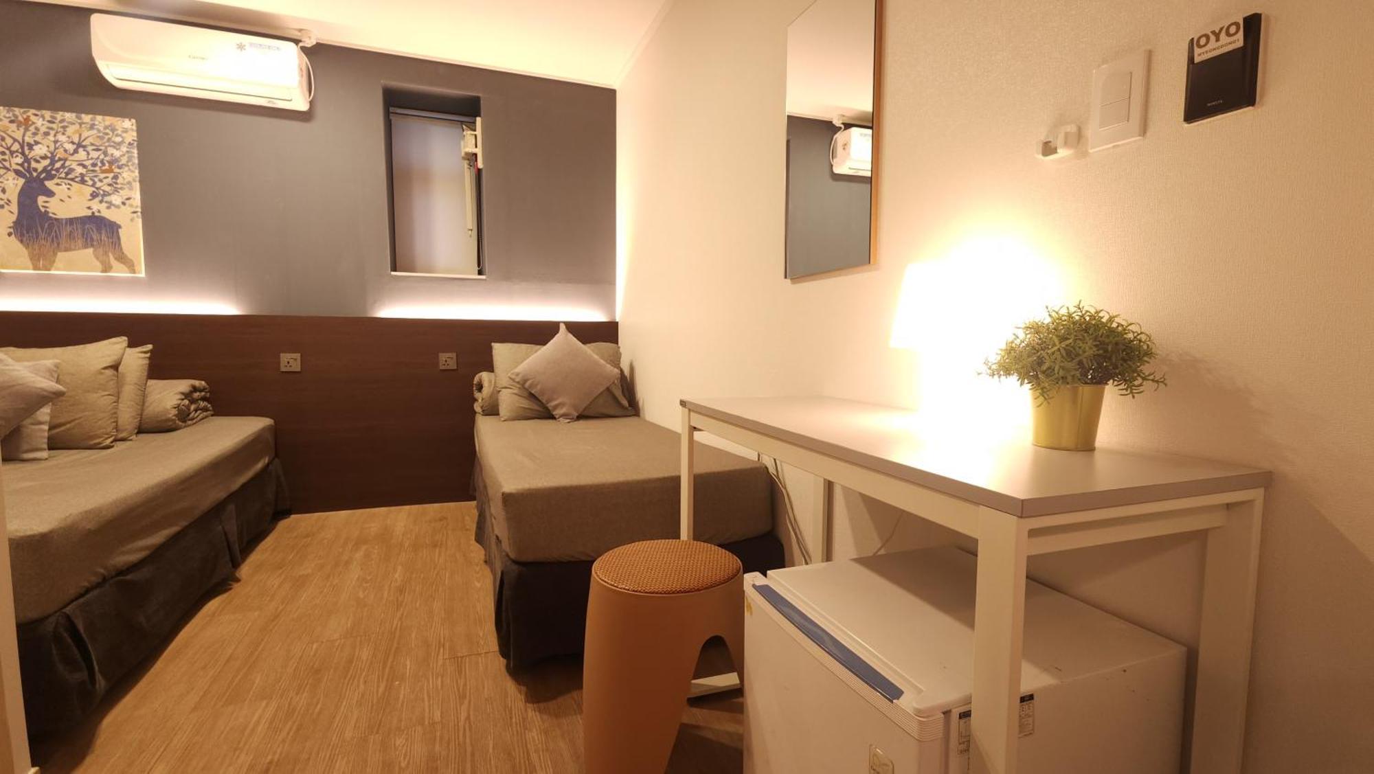 Oyo Hostel Myeongdong 1 Seoul Exterior photo
