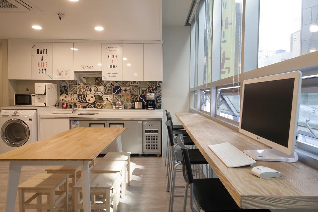 Oyo Hostel Myeongdong 1 Seoul Exterior photo