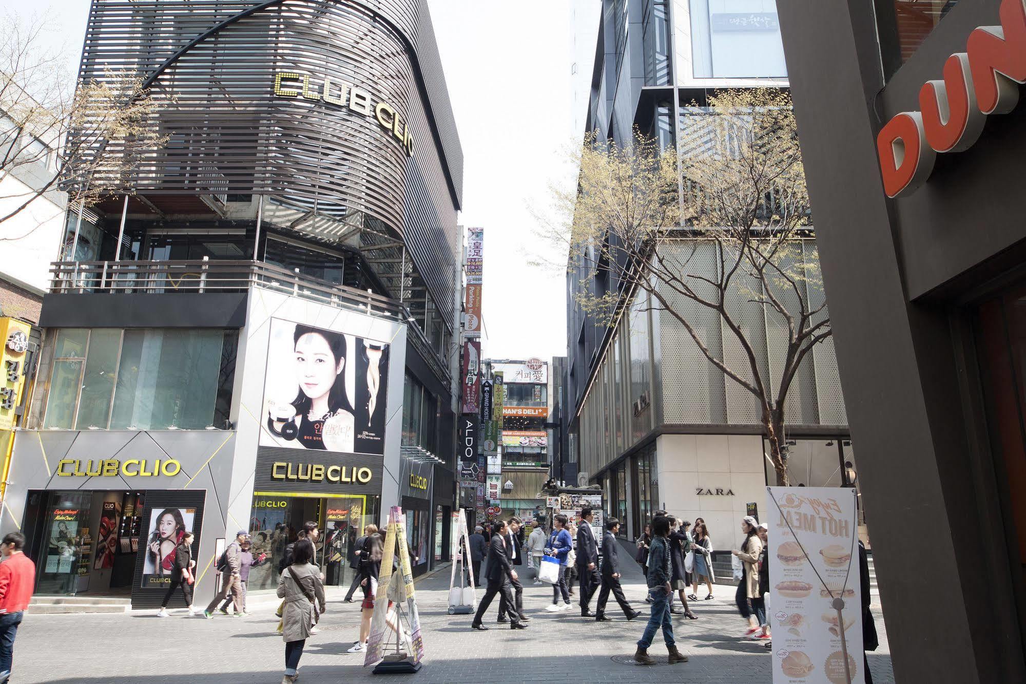 Oyo Hostel Myeongdong 1 Seoul Exterior photo
